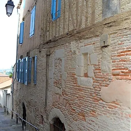 Les Balcons Du Pastel Bed & Breakfast 3*