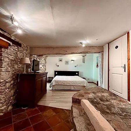 Les Balcons Du Pastel Bed & Breakfast 3*