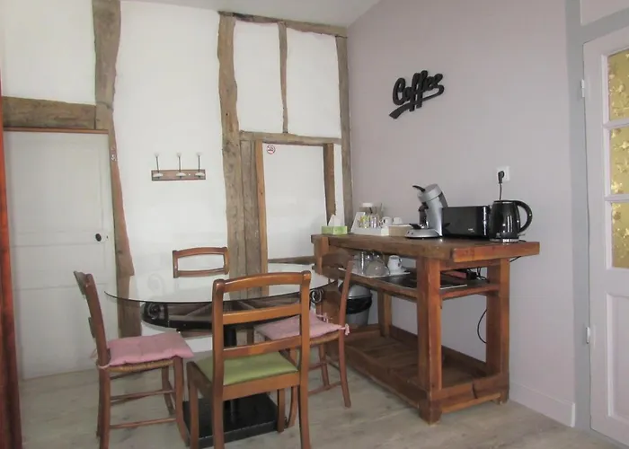 Les Balcons Du Pastel Bed & Breakfast 3*